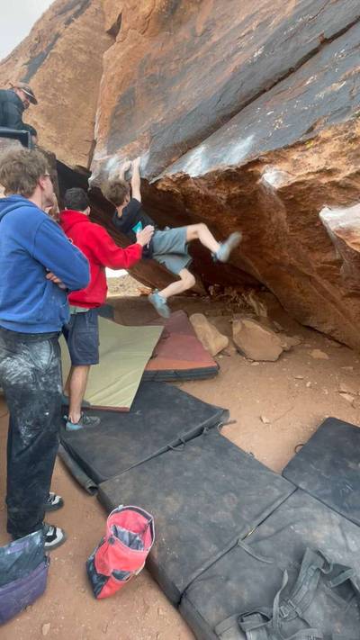 Teepee Traverse v8, Moe's Valley - Beta Video from Flopsy.Junior