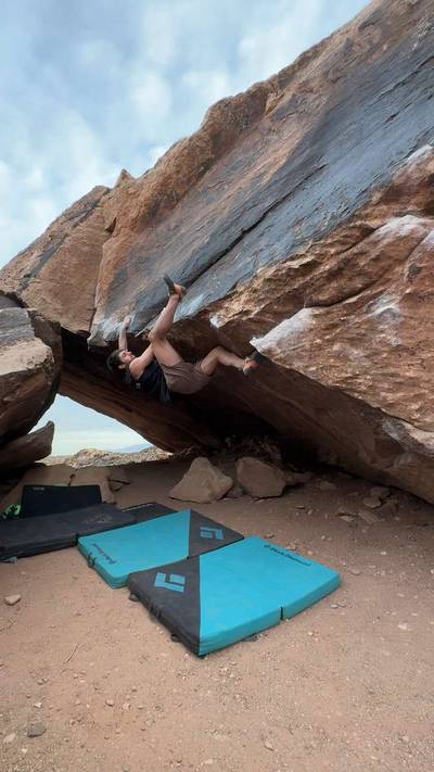 Teepee Traverse v8, Moe's Valley - Beta Video from slapthesloper