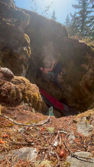 The Hurt Locker v7, Squamish - Beta Video from Deeangelo