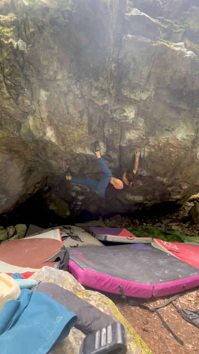 Invincible v10, Squamish - Beta Video from Yalowega