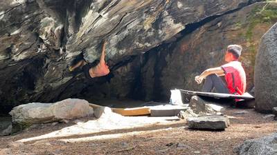 Schist Cave Right v5, Leavenworth - Beta Video from RileyNat