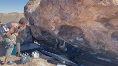 Between the Cheeks v7, Hueco Tanks - Beta Video from Tara