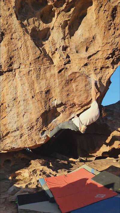 Mojo v10, Hueco Tanks - Beta Video from thegnarwall