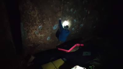 Plumber's Crack Traverse v10, Red Rock - Beta Video from Sheldon