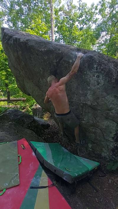 Dead head Traverse v5, Hospital Boulders - Beta Video from th3n3wtr3ya113n