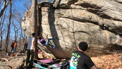Dime Crack v5, Rumbling Bald - Beta Video from ian.climbs