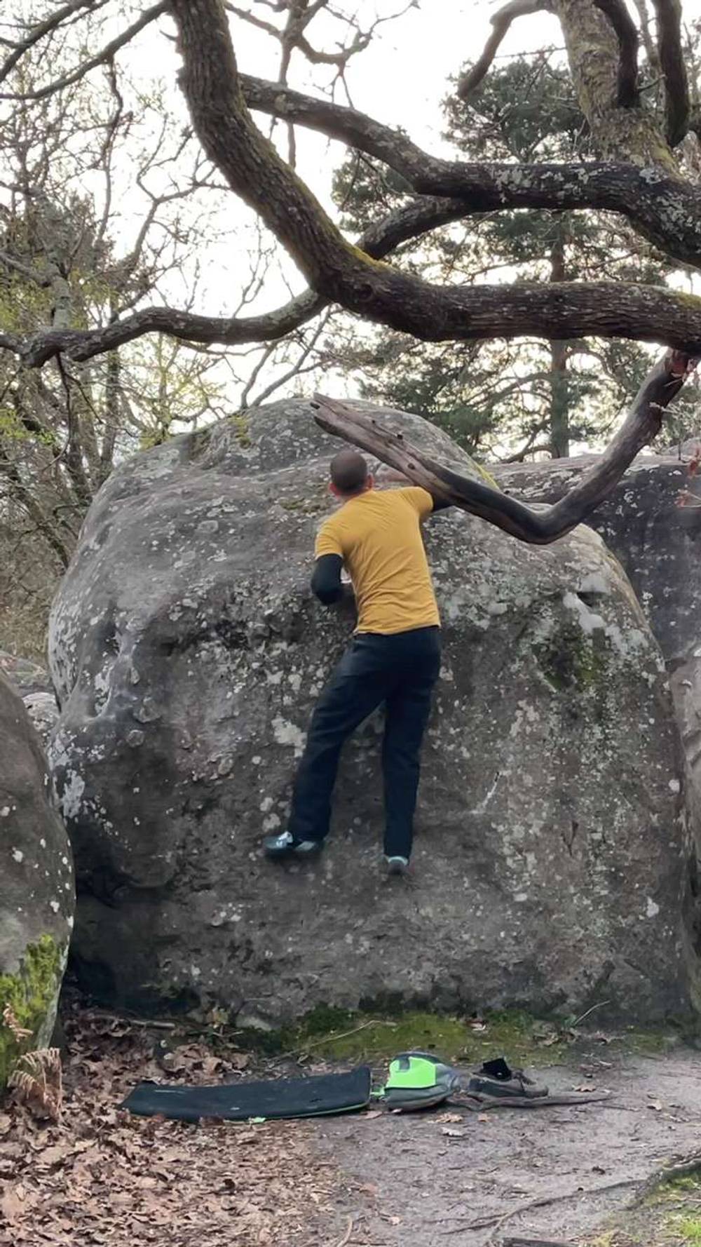 boule de bowling v0, Fontainebleau - Beta Video from MarioTheClimber