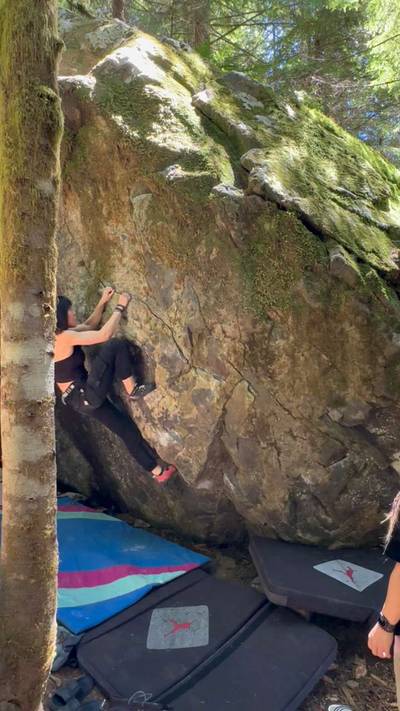 Shark Tooth v4, Miller River - Beta Video from connie.climbthenics