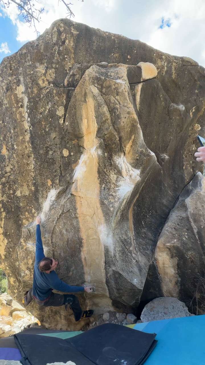 Vortex v8 - Dairy Canyon, Joe's Valley Bouldering - Watch Beta Videos