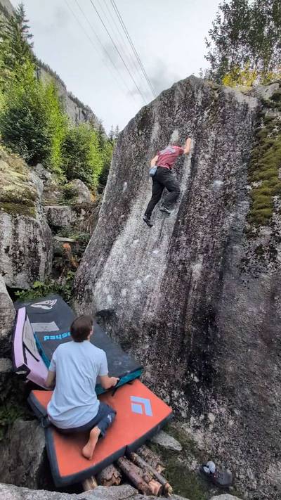 Snake Pit v5, Squamish - Beta Video from Sheldon