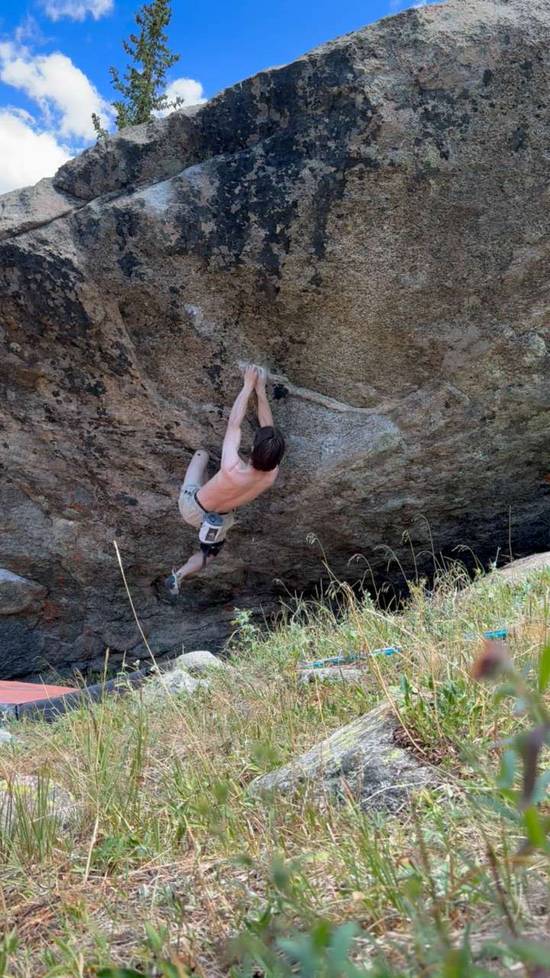 Hume Problem v9, Mt. Blue Sky - Beta Video from cmclimbs