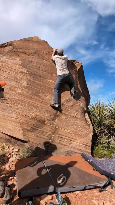 Chet's Arete Left v2, Red Rock - Beta Video from SendStory
