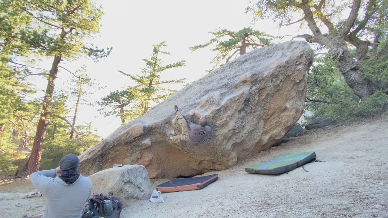 Saddle Traverse v4 Summit Boulders, Black Mountain Bouldering Watch Beta Videos