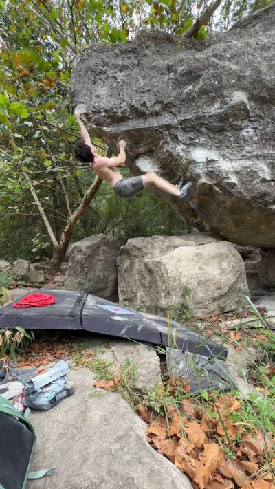 Southeast Arete (AKA WP Arete) v8, Barton Creek Greenbelt - Beta Video from eoroshiba