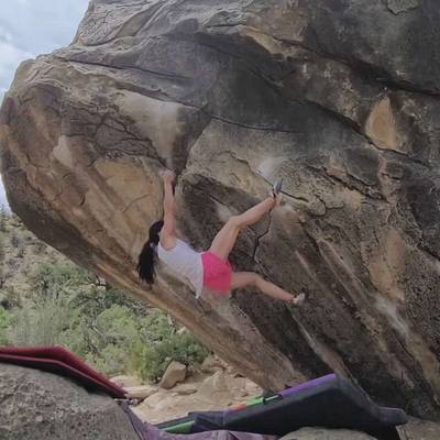 Finger Hut v10, Joe's Valley - Beta Video from micro_beta