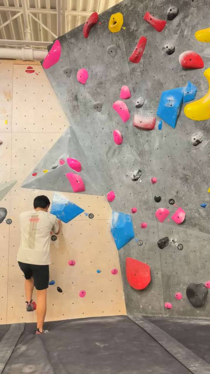 Red v5, Hogtown Boulders - Beta Video from itsMarkus