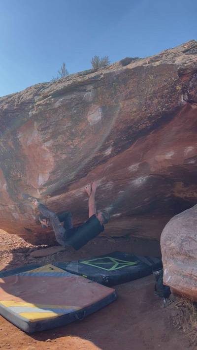 Lindner's Roof v9, Moe's Valley - Beta Video from routesetter