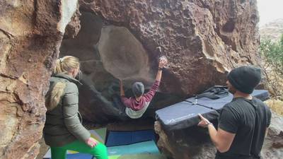 Lobster Claw v5, Hueco Tanks - Beta Video from yangsta