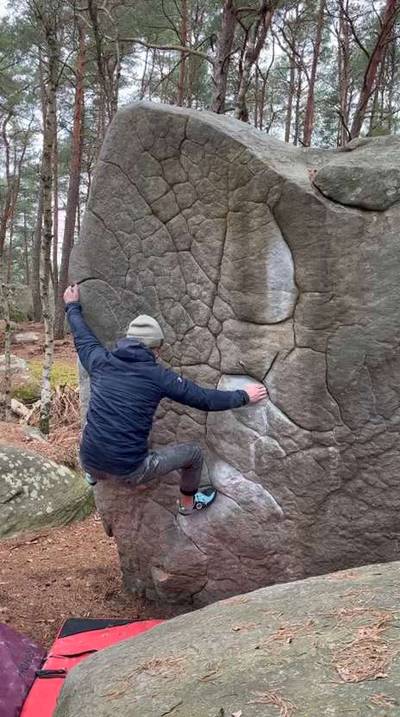 Le Statique Assis v4, Fontainebleau - Beta Video from yori