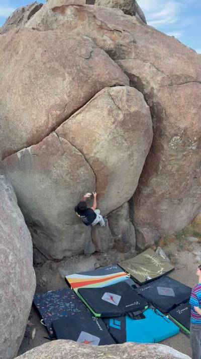 Miguel’s Finger Crack v3, Reynolds Creek - Beta Video from climbing_koala