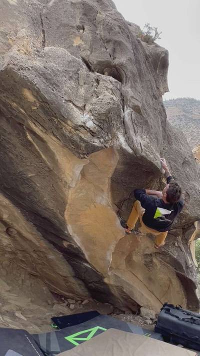 Shadowboxing v6, Joe's Valley - Beta Video from routesetter