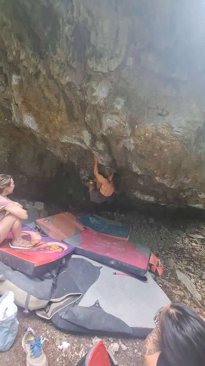Golden Pinch Low v10, Squamish - Beta Video from TheBalrog