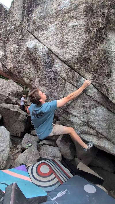 North Ridge Mini v10, Squamish - Beta Video from Sheldon