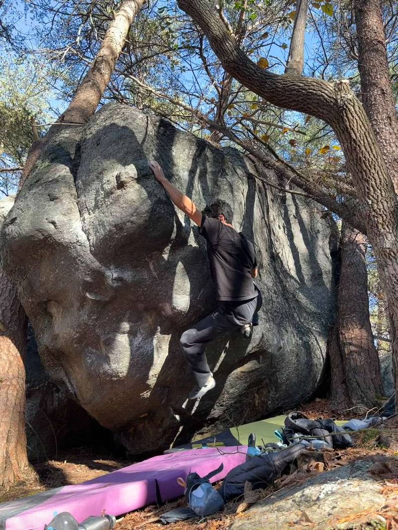 Apollo’s Chariot v7, Dixon School Road - Beta Video from ian.climbs