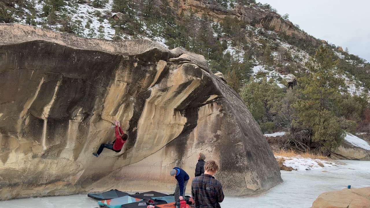 A Wrinkle in Time v11 - Left Fork, Joe's Valley Bouldering - Watch