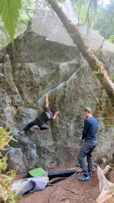World's Best Boulder Problem v4, Squamish - Beta Video from bshibao