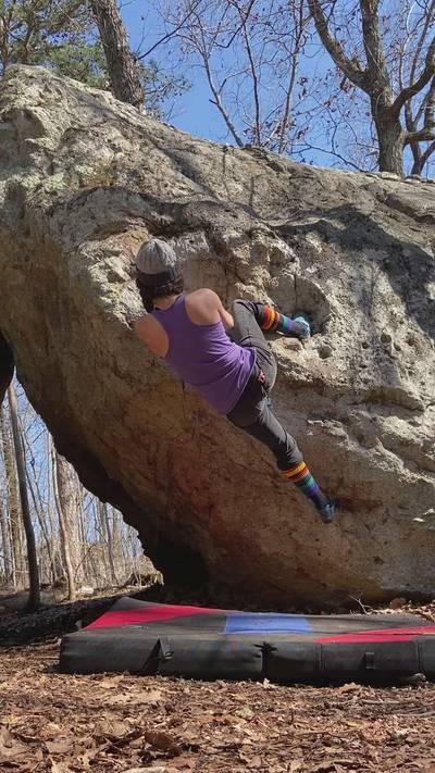 Dirt Road v4, Hospital Boulders - Beta Video from btheclimber