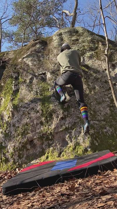 Hands Up v3, Hospital Boulders - Beta Video from btheclimber