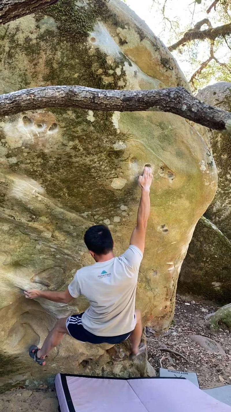 Small Pockets Low v8, Castle Rock State Park - Beta Video from Kai_