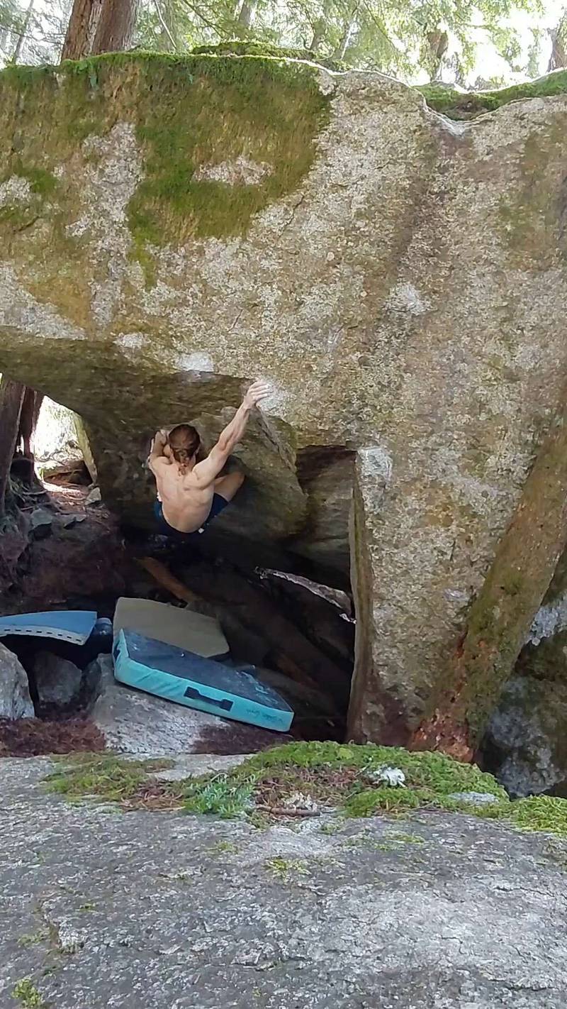 Hunkster's Roof v14, Squamish - Beta Video from ErikB