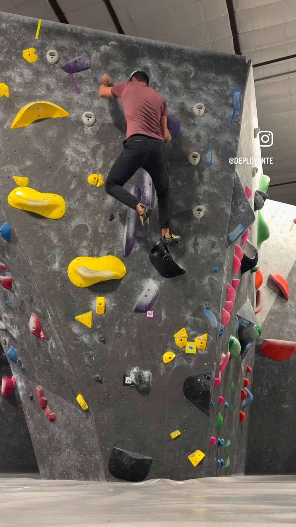 Purple v5, Black Rock Bouldering Gym - Beta Video from Deployante