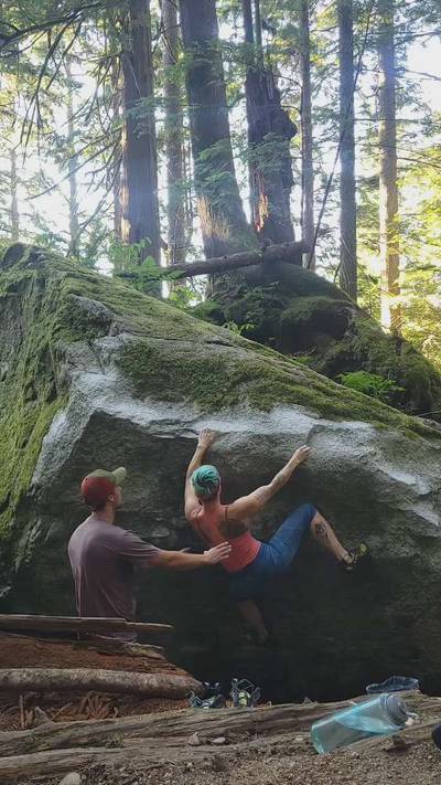 Backwards in an Easy Chair v4, Squamish - Beta Video from climbthatdee