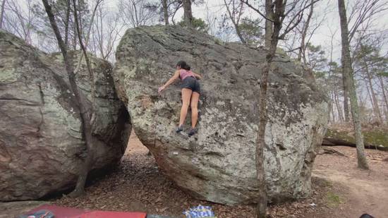 Dirt Road v4, Hospital Boulders - Beta Video from WahineClimbs