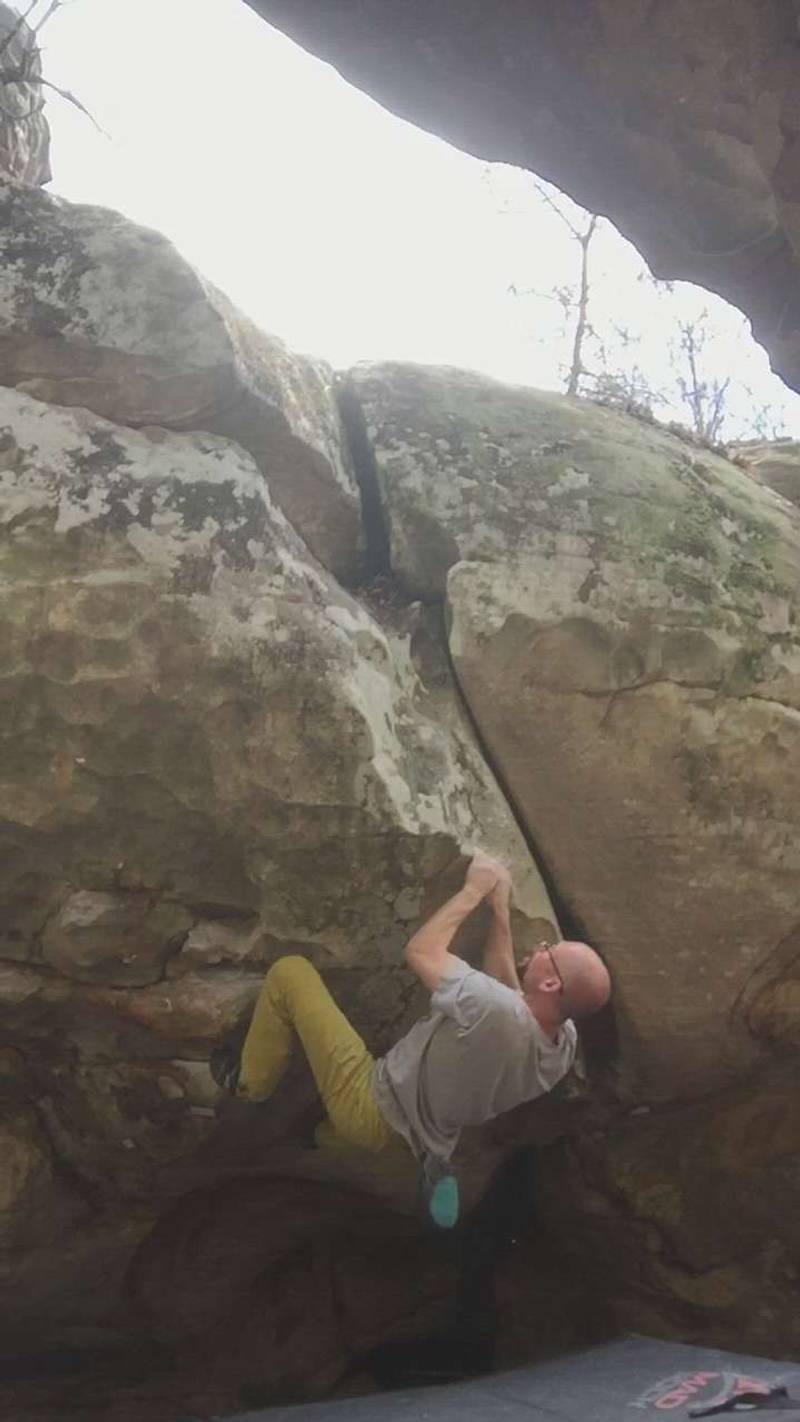 Hurricane v4, Hospital Boulders - Beta Video from Steevbeev