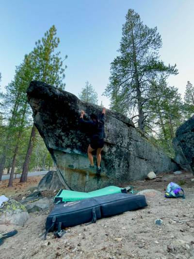 Black & White (Split Rock) v6, Lake Tahoe - Beta Video from bean.climbing