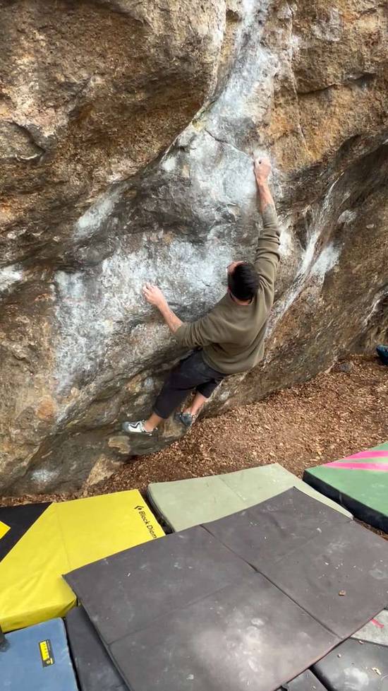 Yellow Thumbs Low v10, Berkeley - Beta Video from StinkeePete