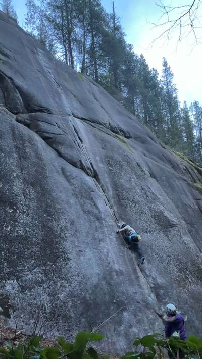 First Class 5.9, Squamish - Beta Video from Cmon_climber