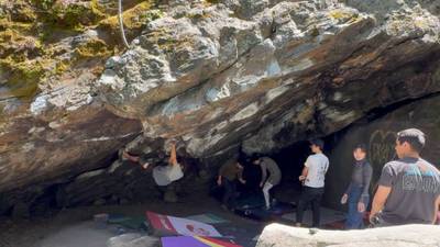 Schist Cave v10, Leavenworth - Beta Video from MorganP