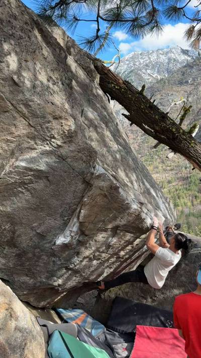 The Hole v6, Leavenworth - Beta Video from cc.climbs.rocks