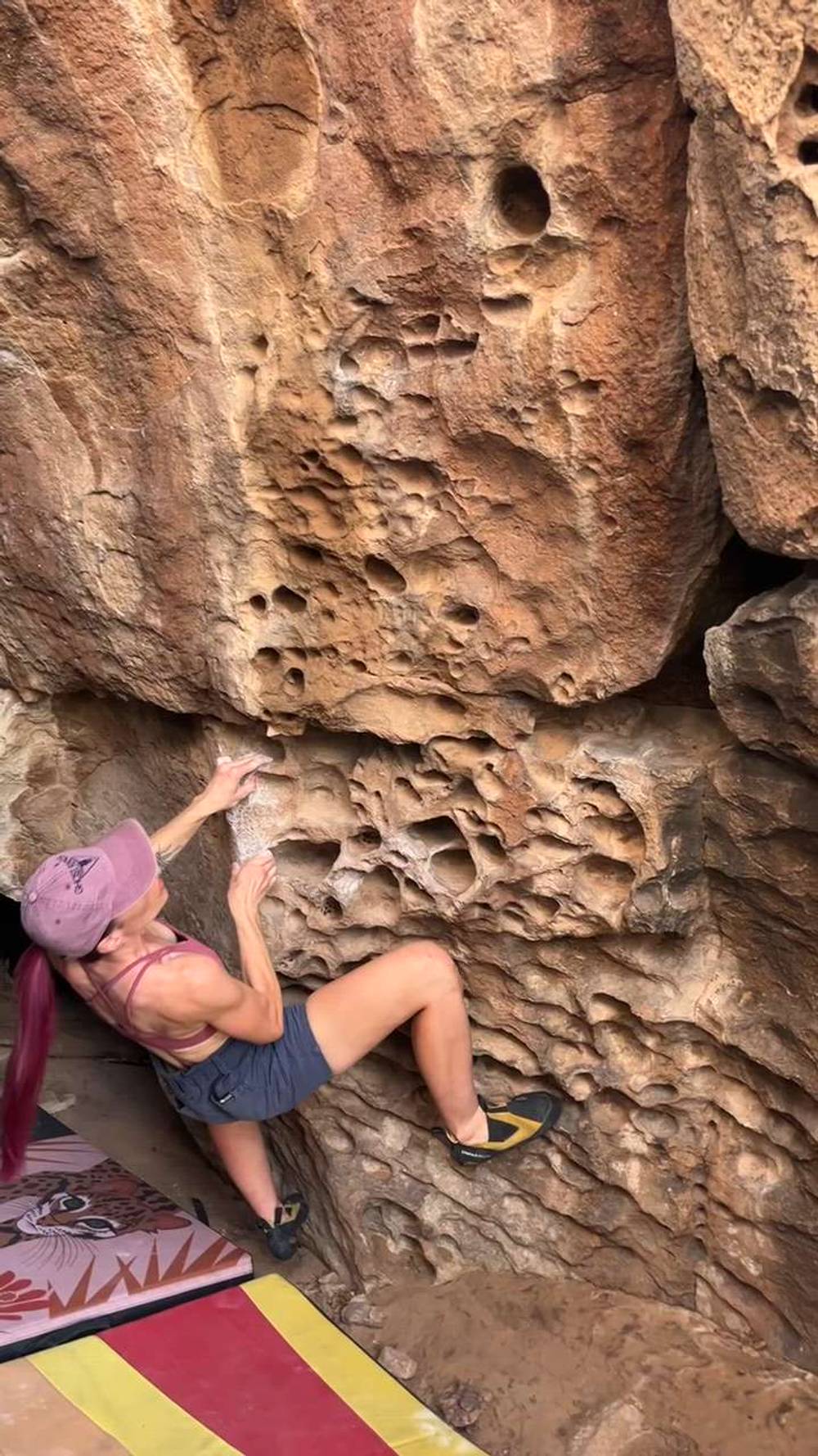 Bog Traverse v1, Hueco Tanks - Beta Video from JoanieMars