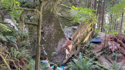 Sheriff's Badge Arête v8, Squamish - Beta Video from SirCrimpsaLittle
