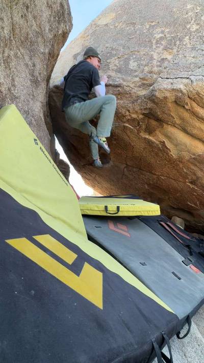 Jezyrl aka Finger Fetish v7, Joshua Tree - Beta Video from webbclimbs