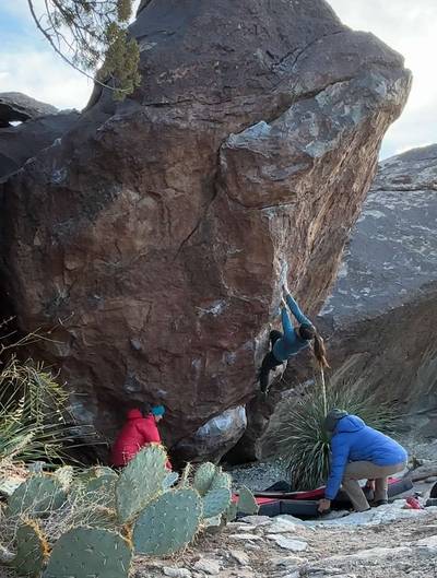 3 Star Arete Sit v4, Hueco Tanks - Beta Video from Bonzilla