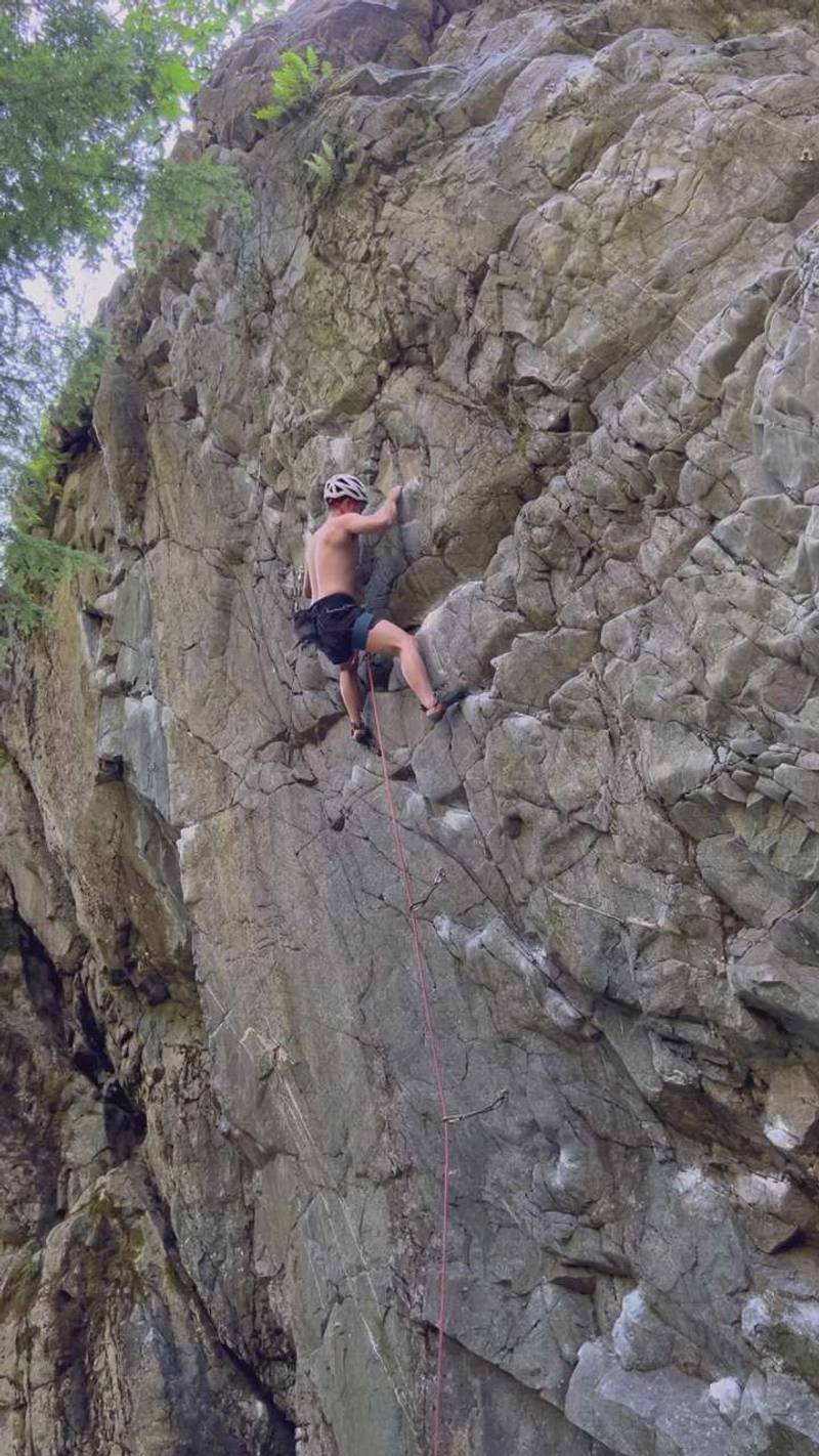 Rug Munchers 5.11d, Squamish - Beta Video from vibeswithcow