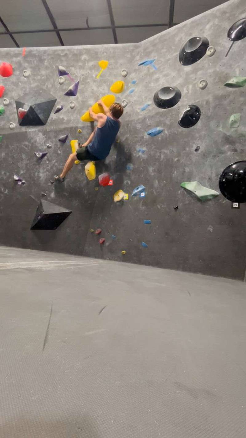 Yellow v3, Black Rock Bouldering Gym - Beta Video from Colemander