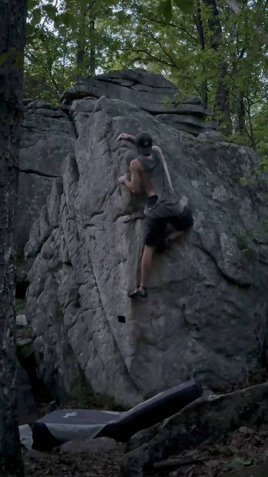Bridge Arete v1, Horse Pens 40 - Beta Video from FallingSolo